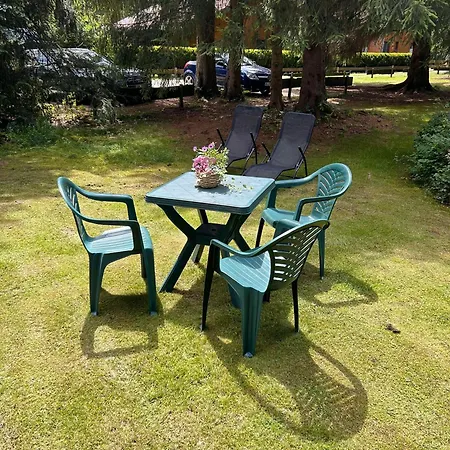Mit Garten, Grill Und Terrasse